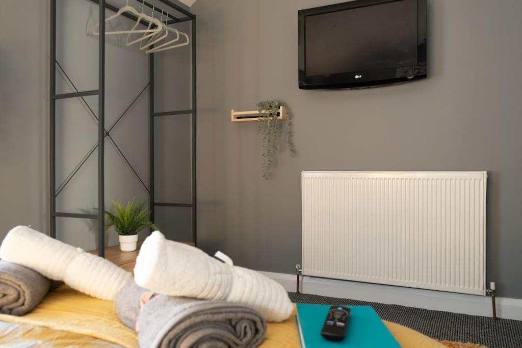 Vibrant City Centre Townhouse With Free Parking Rare Outdoor Patio Belfast Exterior foto