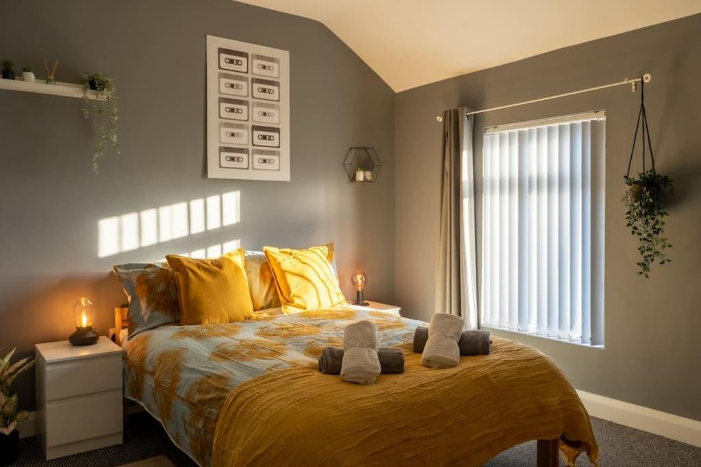 Vibrant City Centre Townhouse With Free Parking Rare Outdoor Patio Belfast Exterior foto